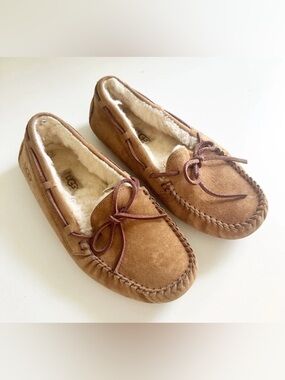 UGG Australia Dakota Moccasin Chestnut Tan Warm Soft Slippers-Womens 8 OR Mens 6